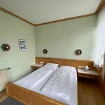 Kreuz! Einfach. Guenstig. Schlafen. Отель типа 