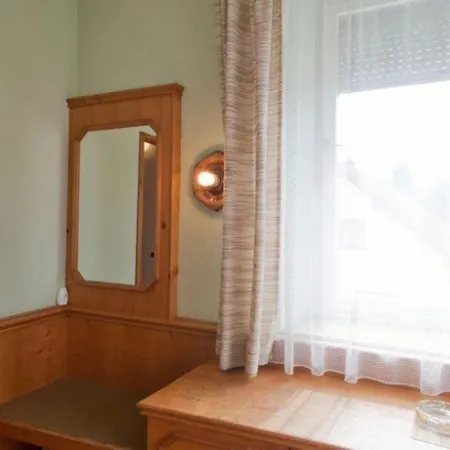 Bed & Breakfast Kreuz! Einfach. Guenstig. Schlafen. Ulma