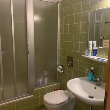 Bed & Breakfast Kreuz! Einfach. Guenstig. Schlafen. Ulma