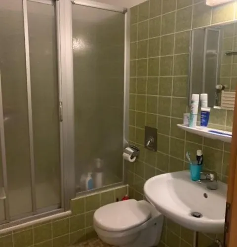 Bed & Breakfast Kreuz! Einfach. Guenstig. Schlafen. Ulma