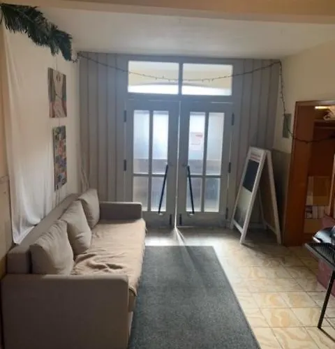 Kreuz! Einfach. Guenstig. Schlafen. Bed & Breakfast Ulma