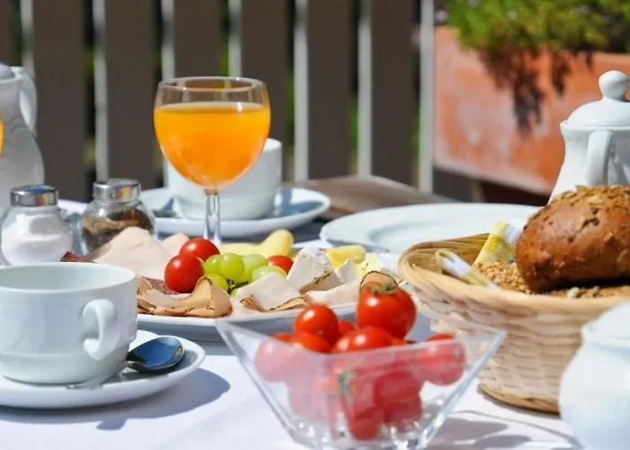 Kreuz! Einfach. Guenstig. Schlafen. Bed & Breakfast 3*